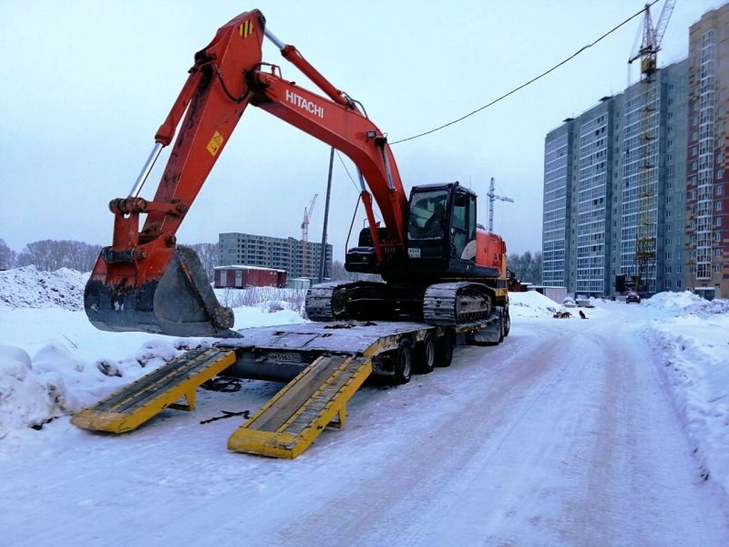 Экскаватор на трале