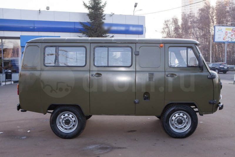УАЗ 3909 сбоку
