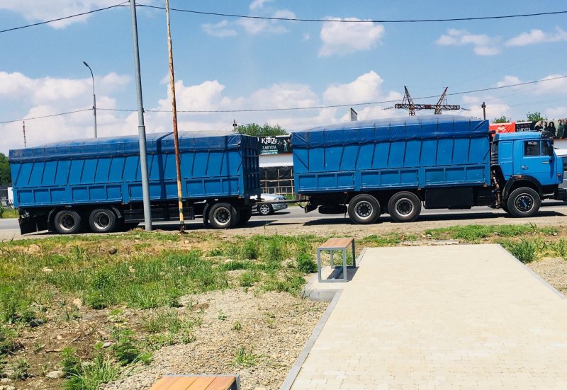 КАМАЗ 53215 зерновоз с прицепом