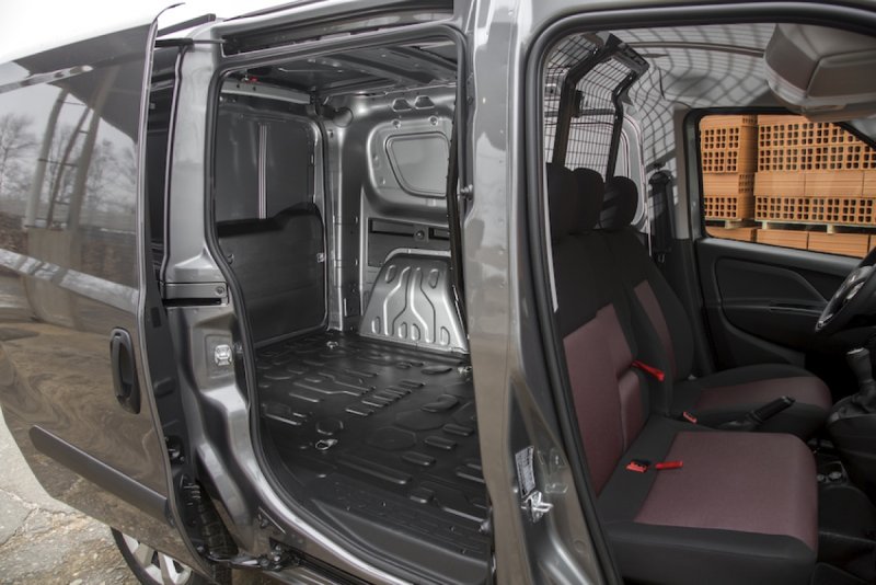 Fiat Doblo Cargo Maxi салон