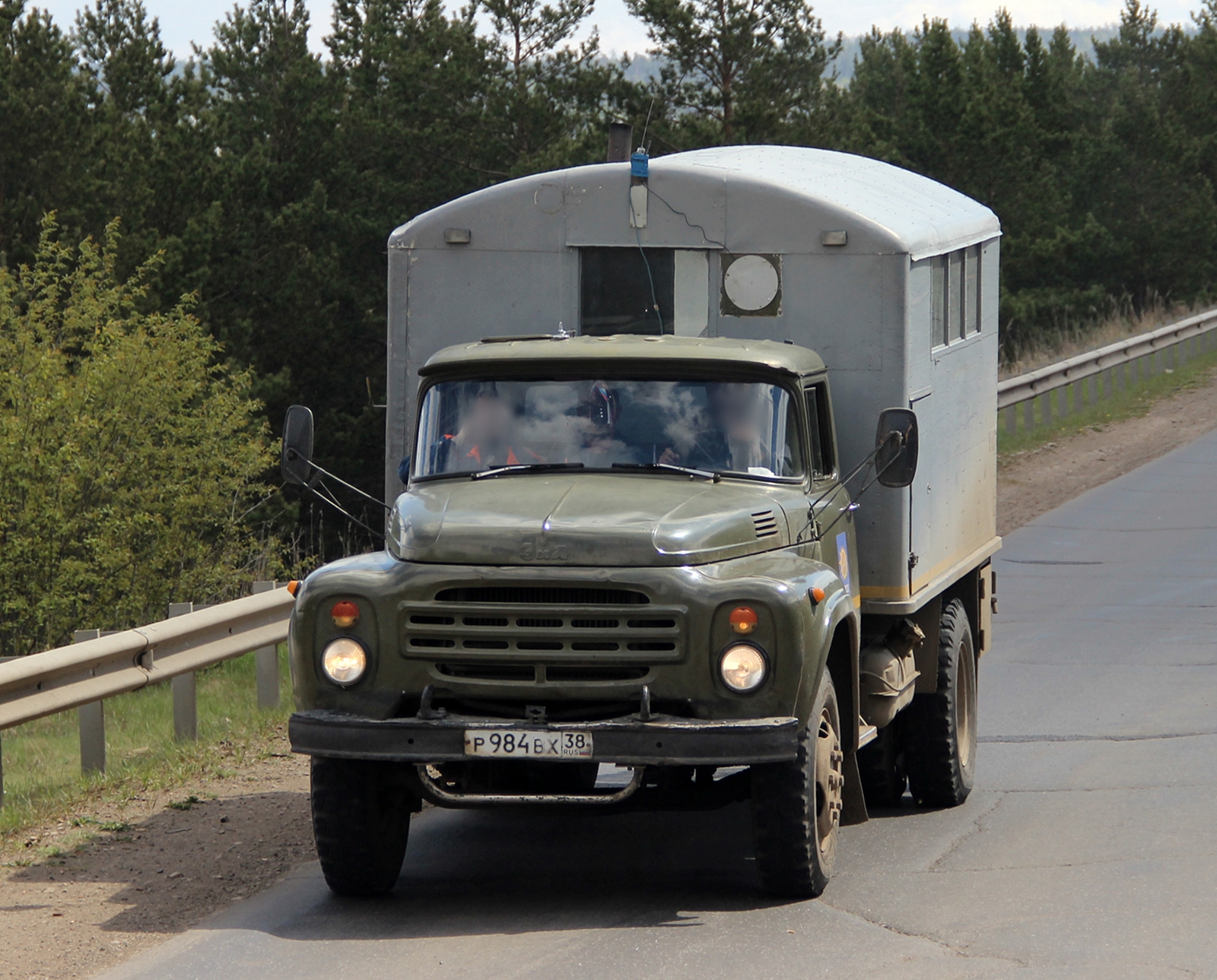 Покажи зил 130. ЗИЛ-130 ГАЗ автозак. ЗИЛ 130 автозак. ЗИЛ 3906. ЗИЛ 130 кунг.