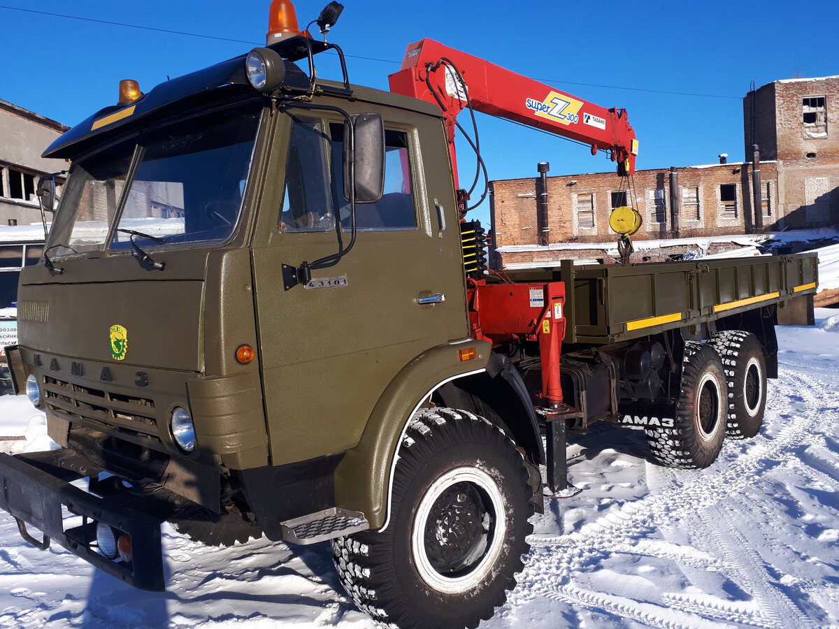 Камаз вездеход. КАМАЗ 4310 С манипулятором. КАМАЗ 4310 вездеход. КАМАЗ 4310 вездеход с манипулятором. КАМАЗ 43114 6х6.