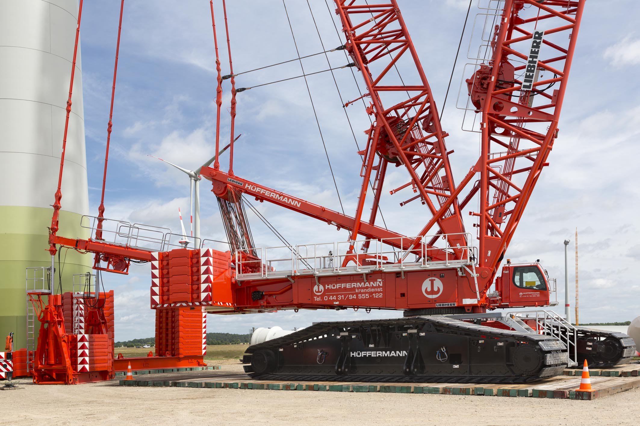 Лучшие производители кранов. Гусеничный кран Liebherr. Гусеничный кран Liebherr LR 1500. Liebherr LR 1750. Гусеничный кран Liebherr LR 13000.