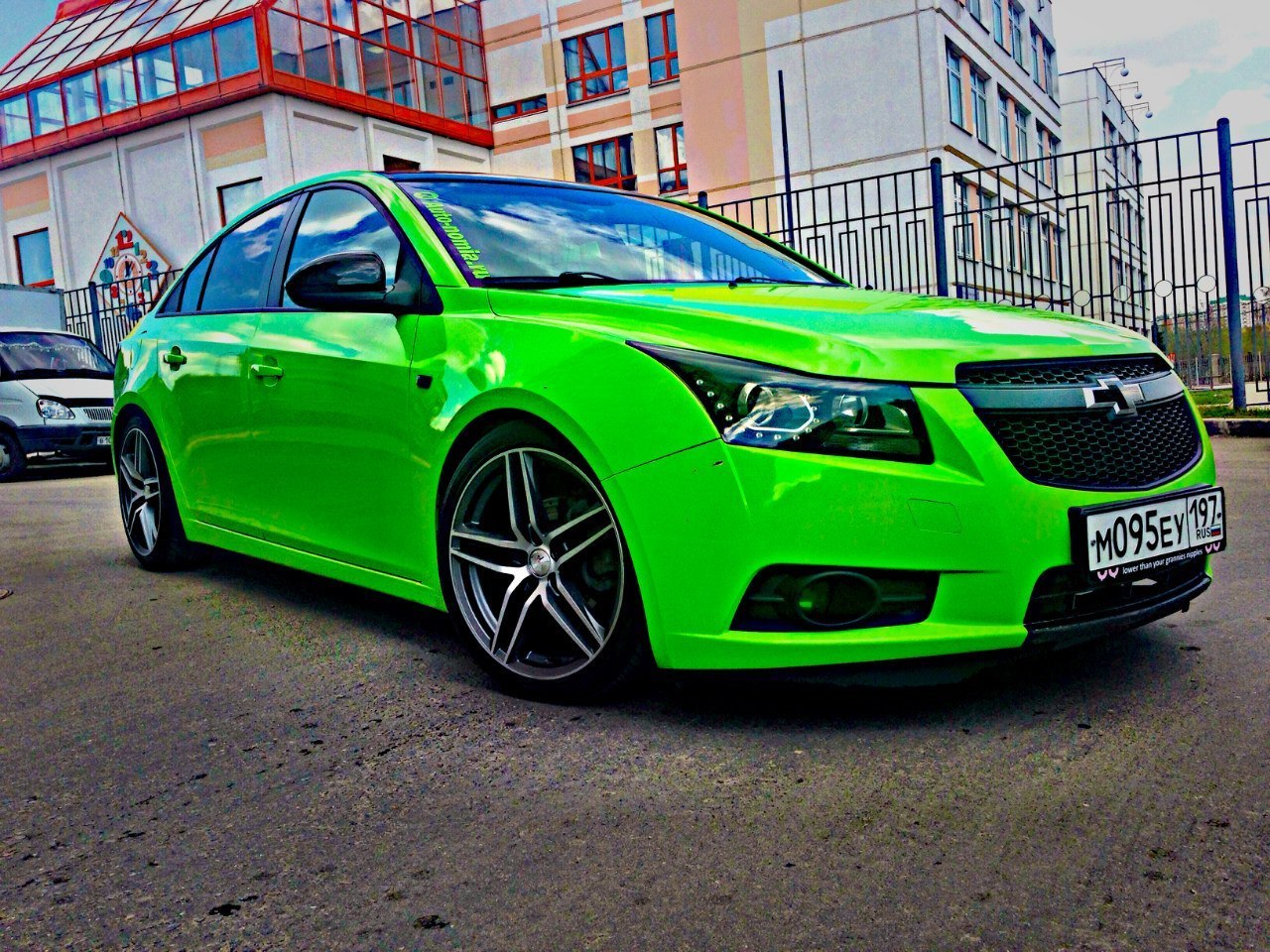 Тюнинг шевроле круз. Chevrolet Cruze, 2010 Tuning. Зеленый Шевроле Круз. Тюнингованный Chevrolet Cruze. Зеленый Шевроле Круз хэтчбек.