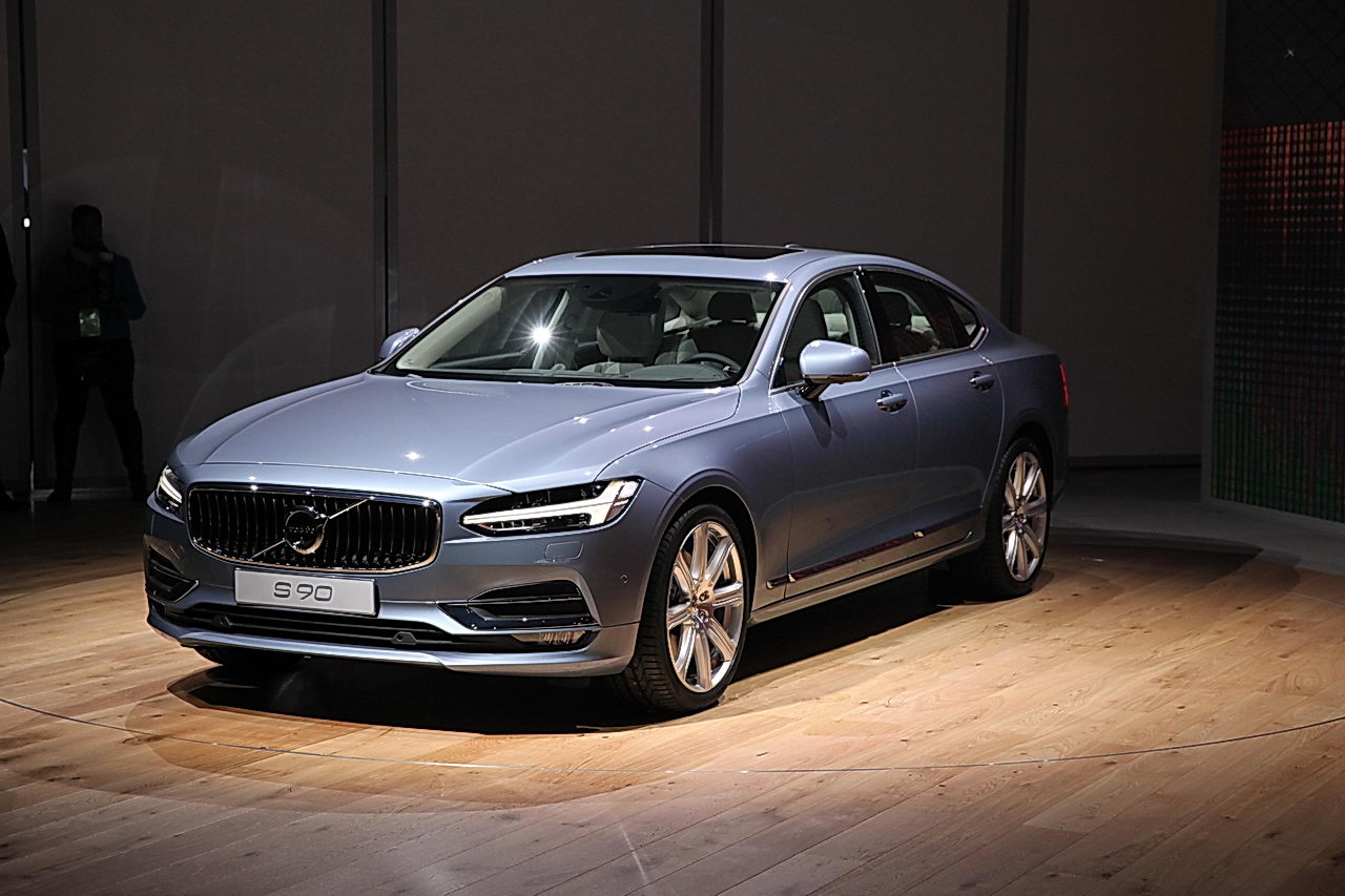 Машина Volvo s90