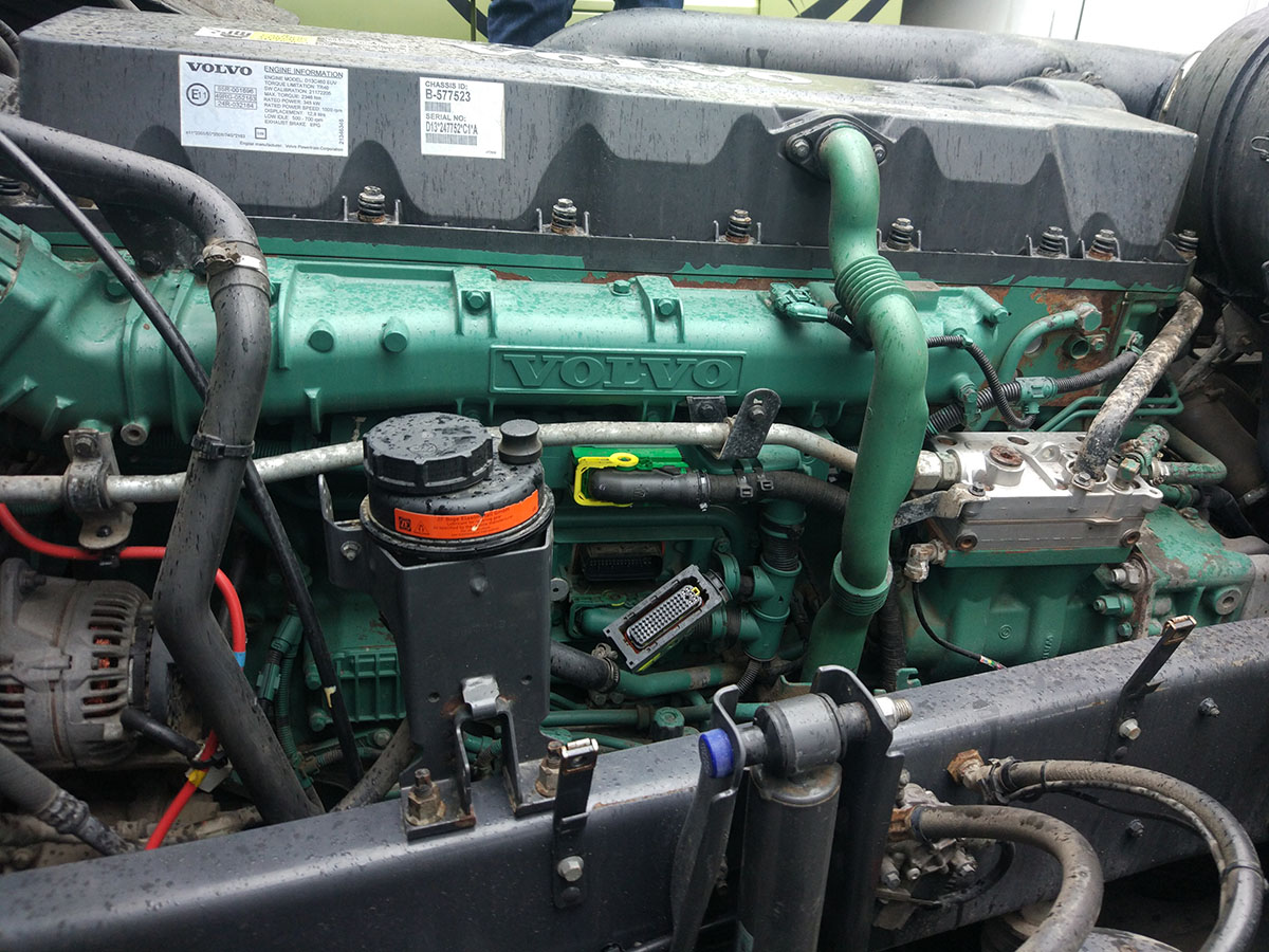 Двигатель volvo fh 12. Двигатель Вольво ФШ 13. Двигатель Volvo d13 датчик турбины. Вольво фш13 ошибки SAE j1939. Двигатель Вольво ошибка j1939-c0.