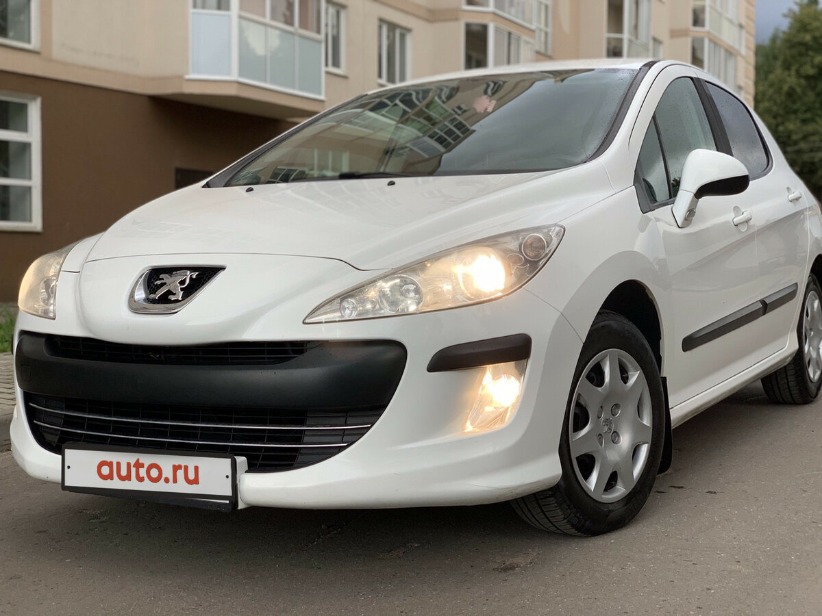 Отзывы пежо. Пежо 308 2010 белая. Пежо 308 хэтчбек 2010. Peugeot 308 1.6 at, 2010. Peugeot 308 i 2010.