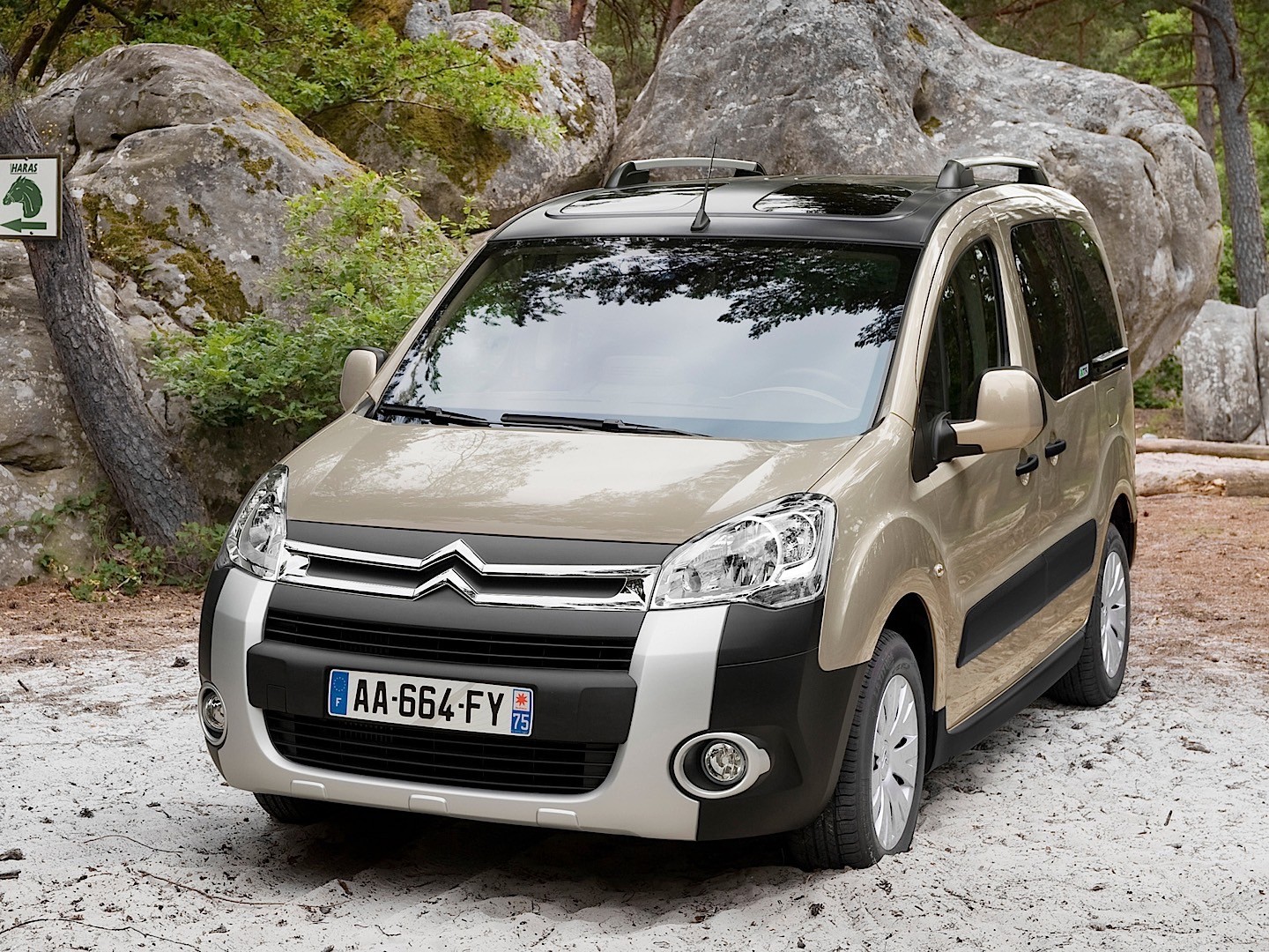 Ситроен берлинго 2011. Ситроен Берлинго. Ситроен Берлинго XTR. Citroen Berlingo Multispace.