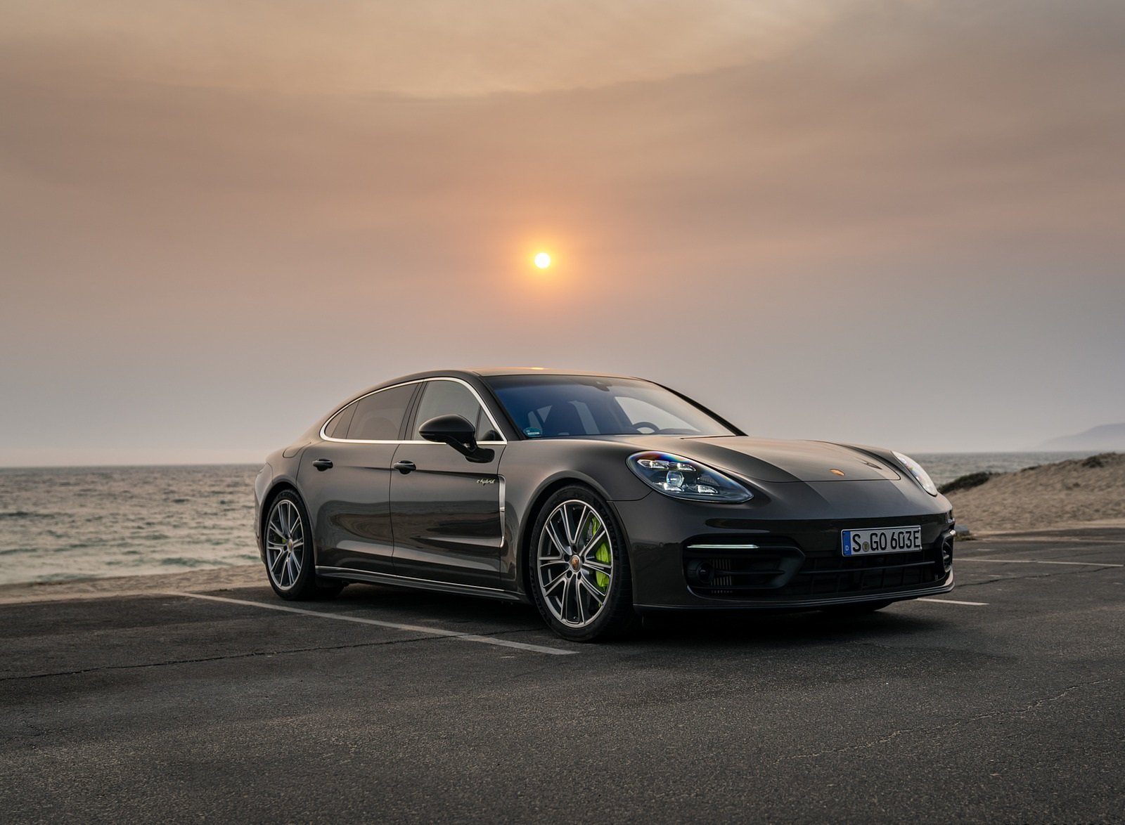 Porsche Panamera черный обои