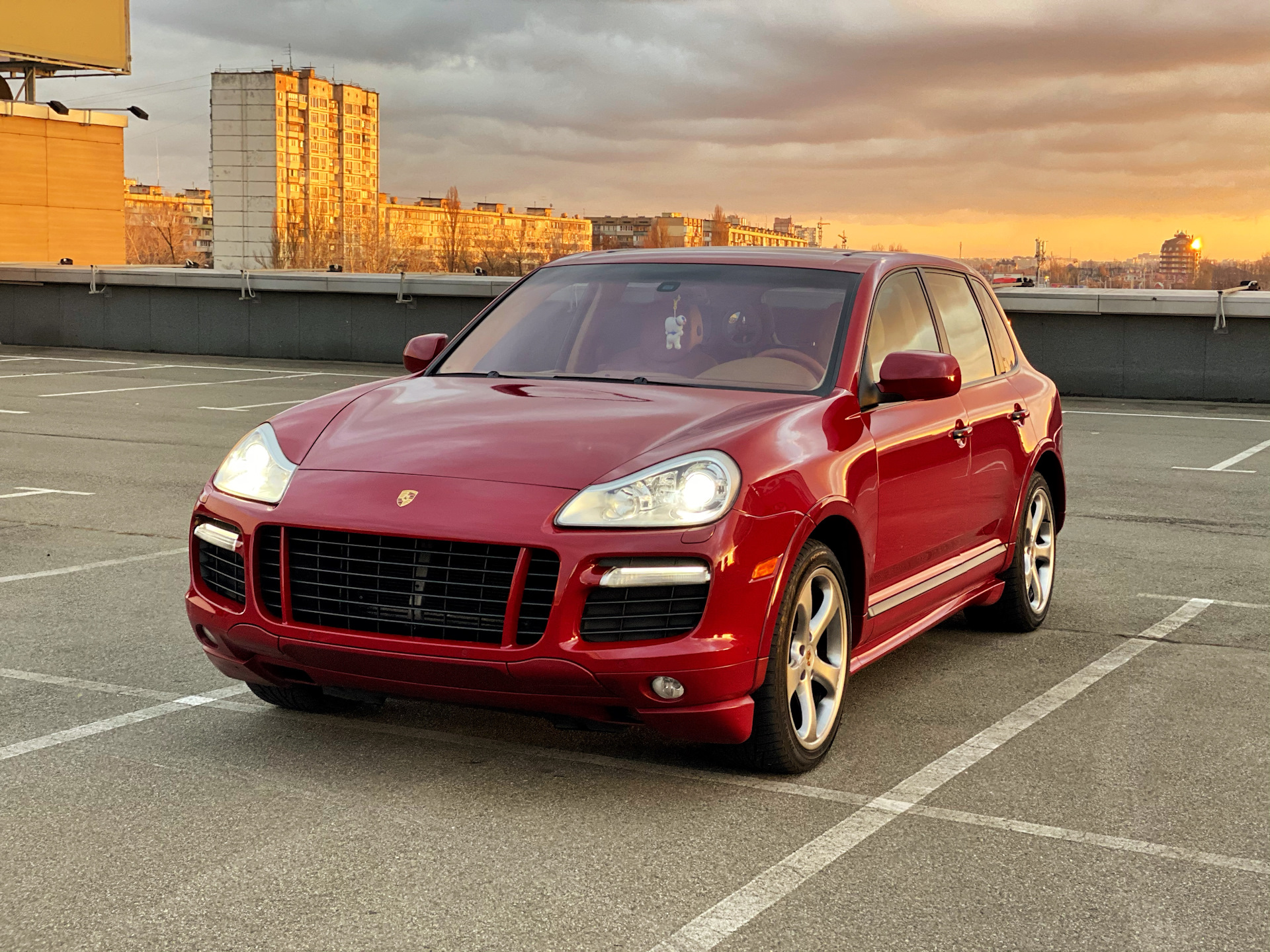 Porsche Cayenne Red