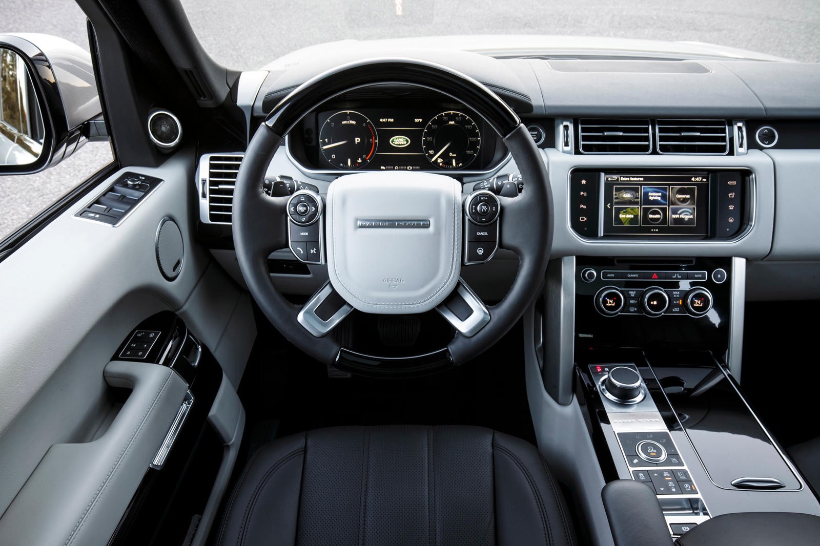 Py range. Range Rover Land Rover Vogue 2016 салон. Land Rover range Rover 2016 салон. Рендж Ровер 2016 салон. Range Rover 2016 салон.