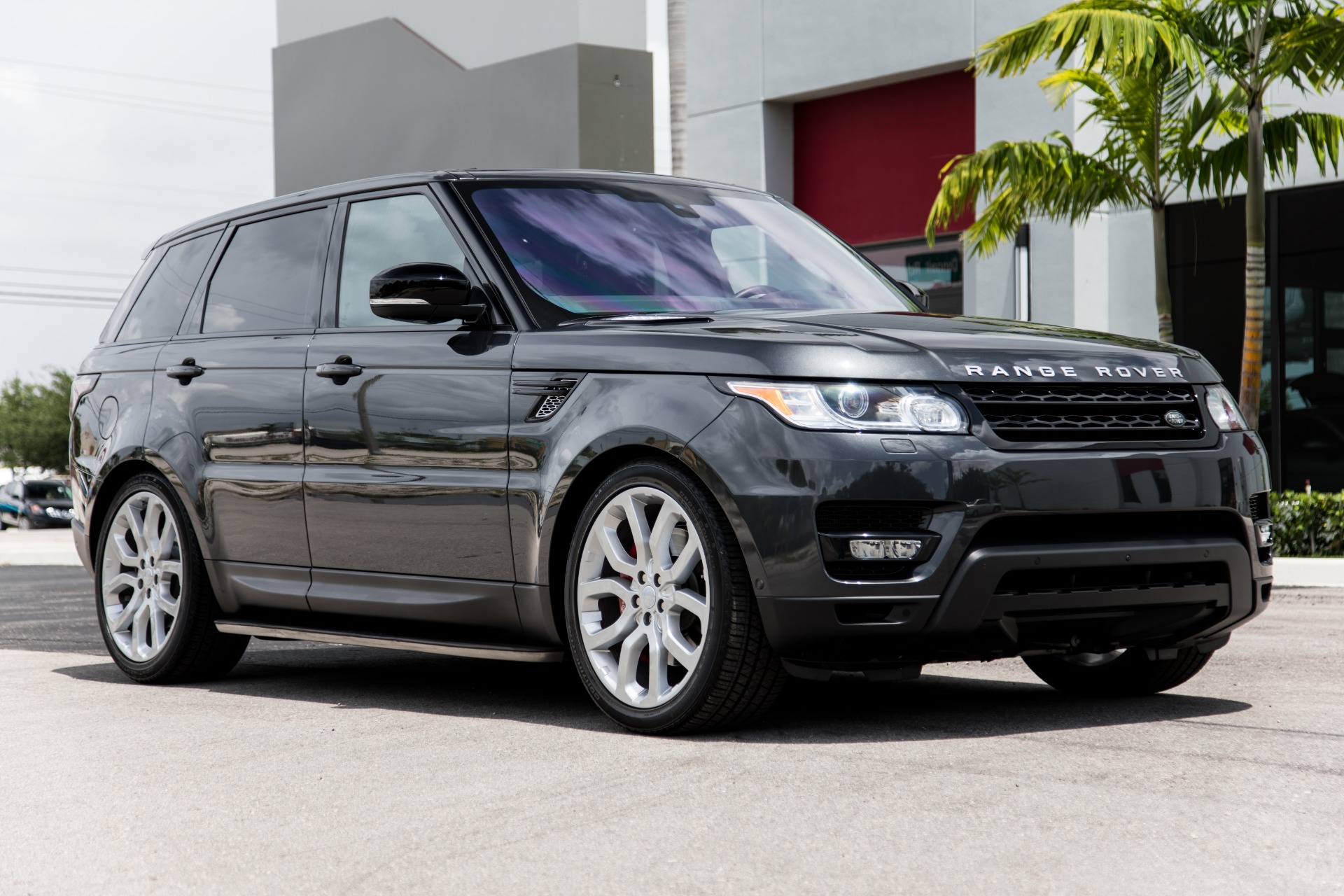 Стекло range rover sport. Рендж Ровер спорт 2016. Range Rover Sport 2016. Range Rover 2016. Land Rover range Rover Sport 2016.