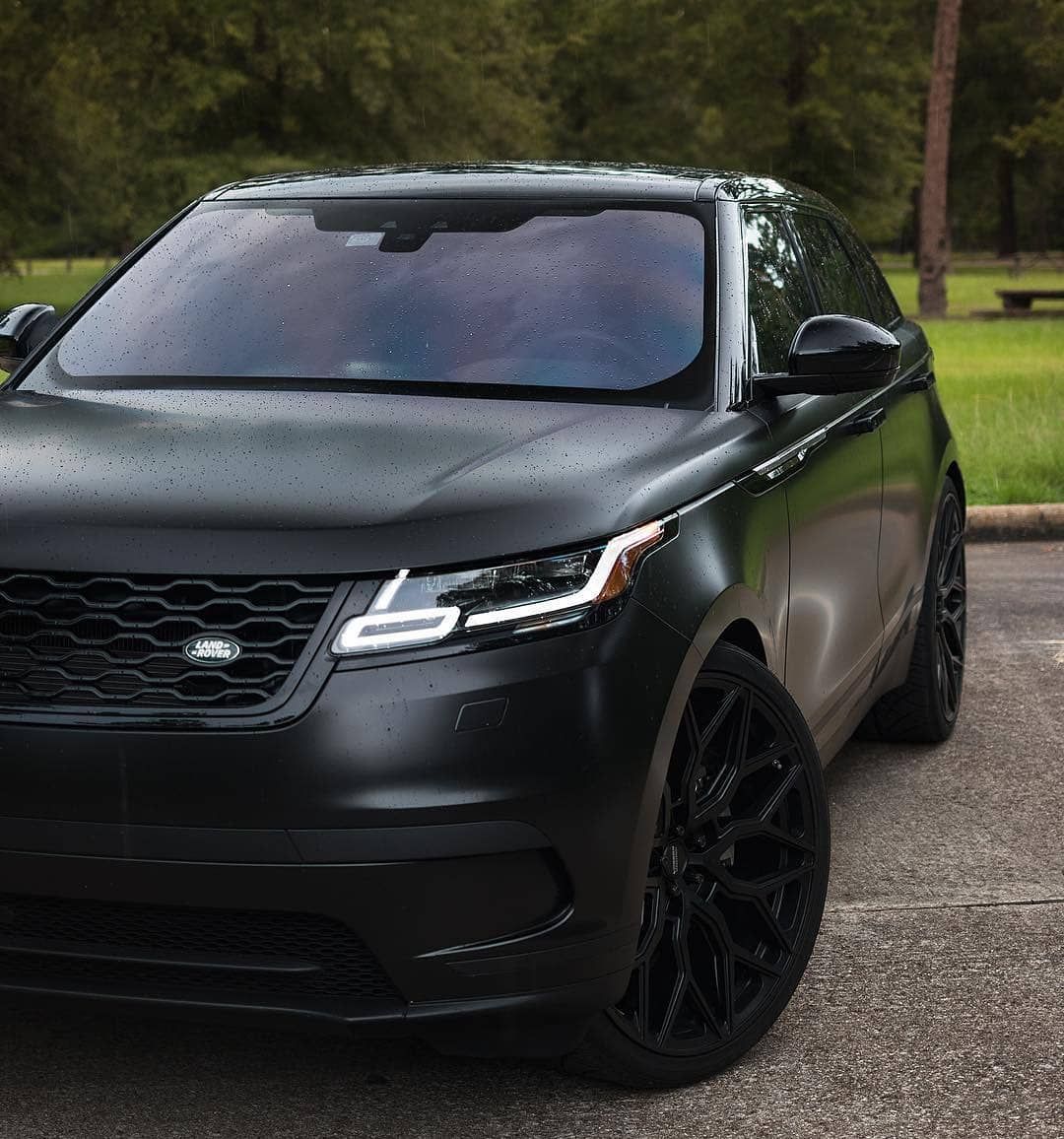 2021 black. Рендж Ровер Velar на черном. Range Rover Velar 2021 черный. Range Rover Velar 2017 Black. Range Rover Velar матовый.