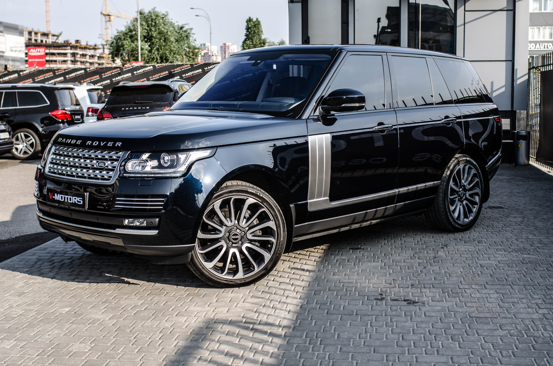 Range rover год выпуска. Рендж Ровер 2015. Range Rover Autobiography 2015. Range Rover 2015 черный. Ленд Ровер Рендж Ровер 2015.