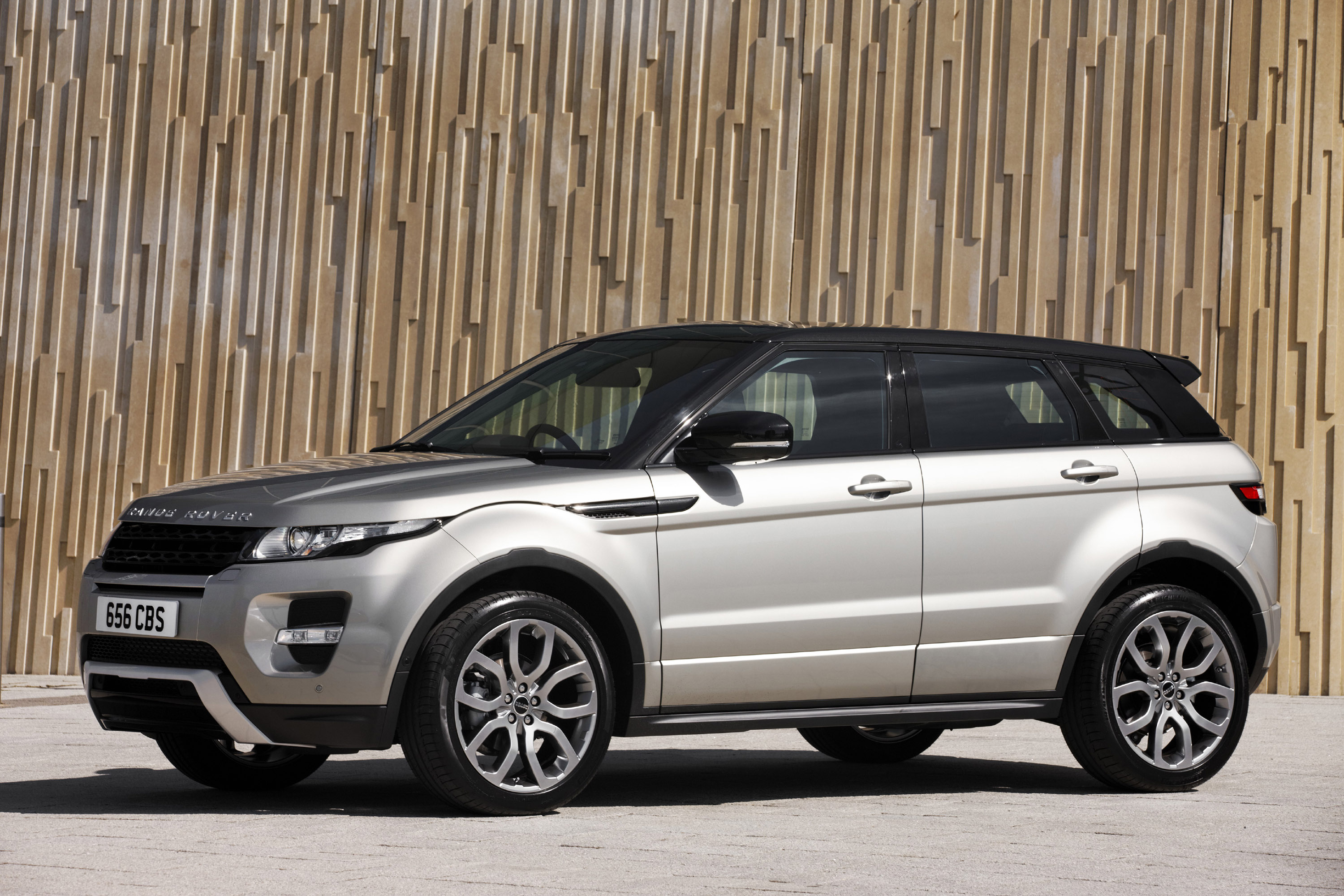 Range Rover Evoque Р±РµР»С‹Р№ 2015