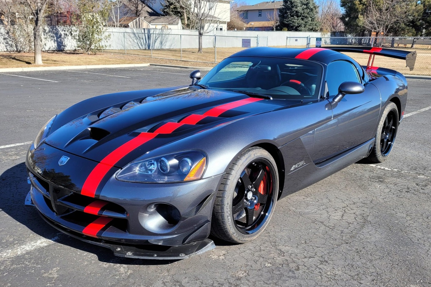 Dodge Viper v8 черная