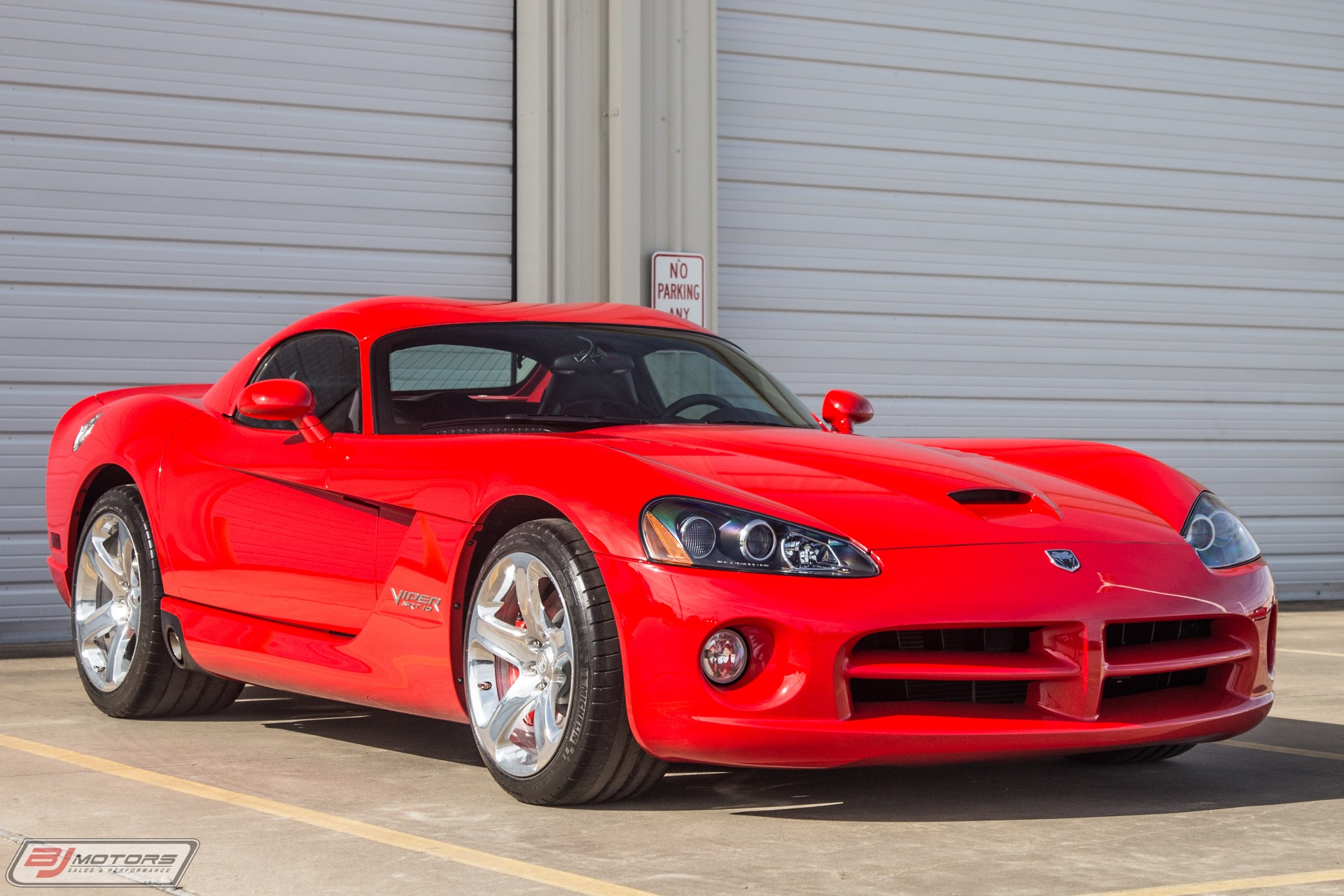 Dodge Viper v8 черная