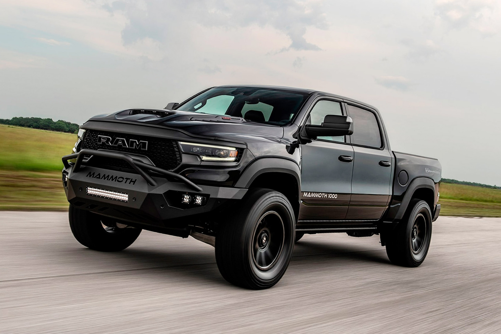 Dodge Ram TRX черный