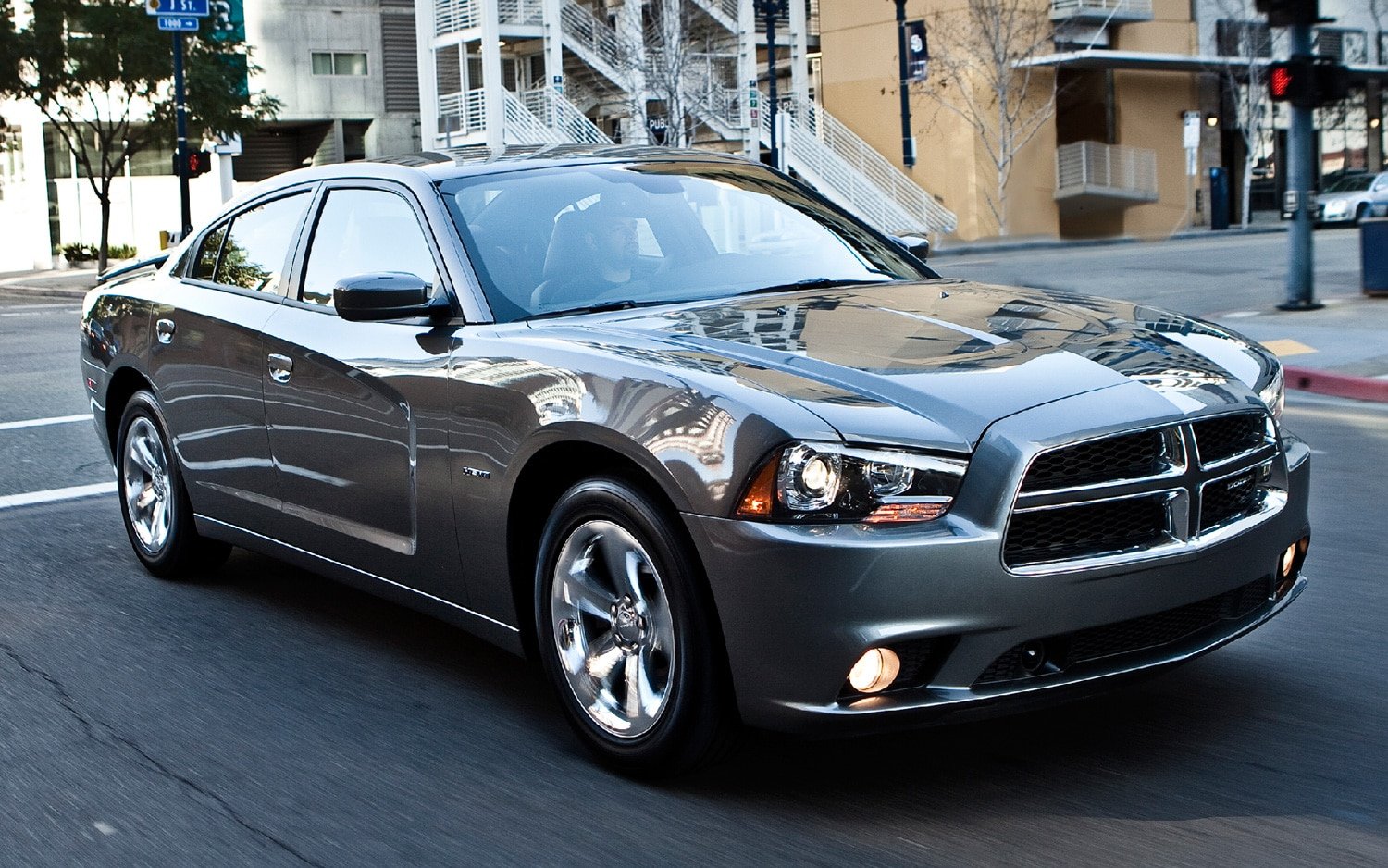 Dodge Charger srt 2011