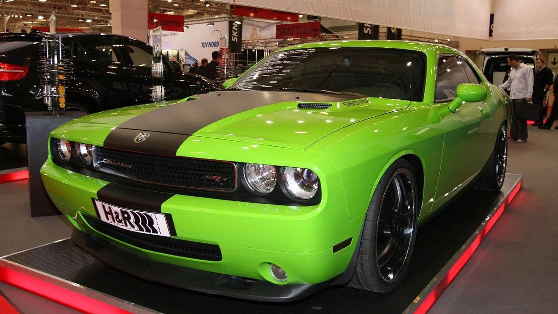 Dodge Challenger занижение