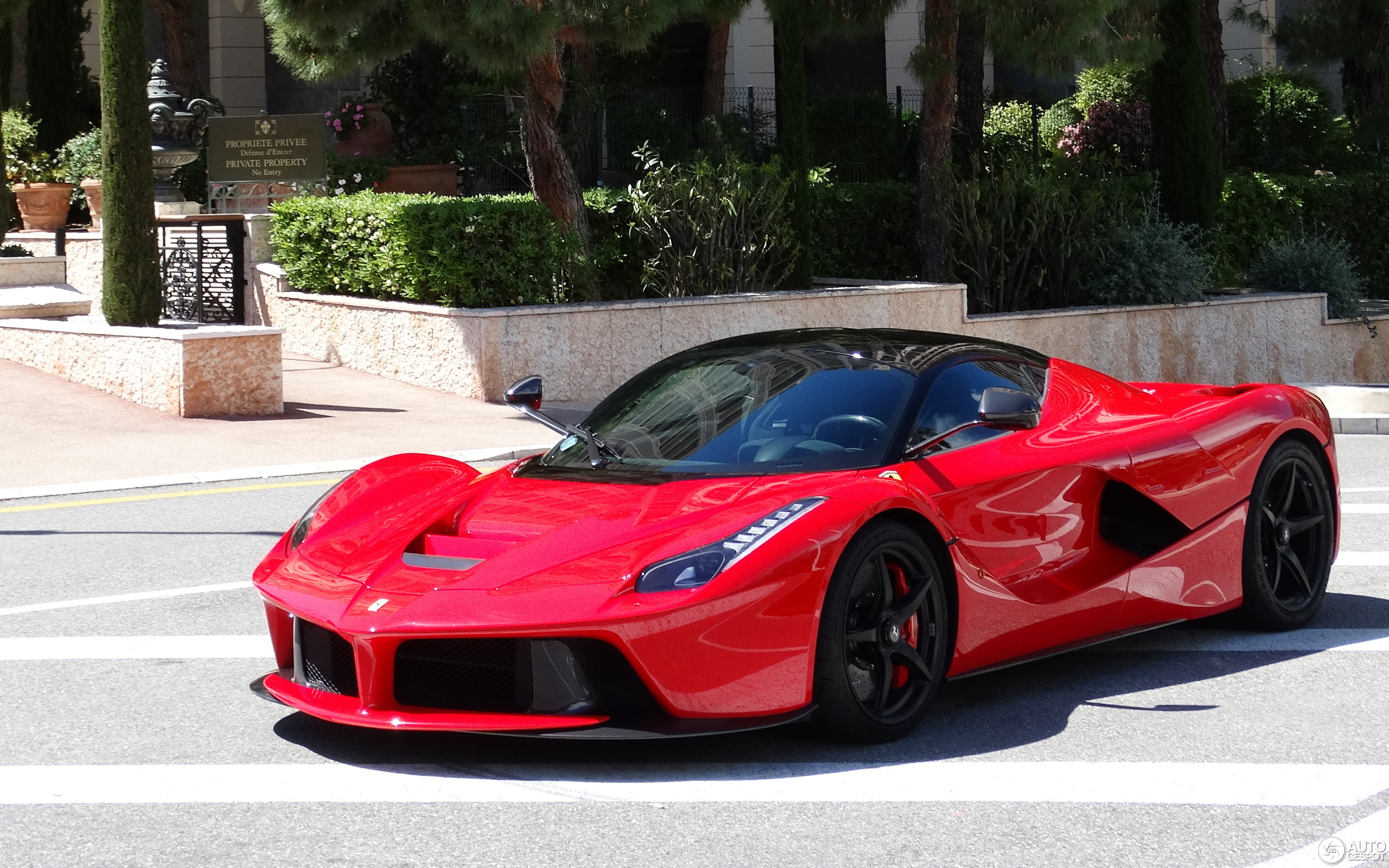 Ferrari LAFERRARI белая