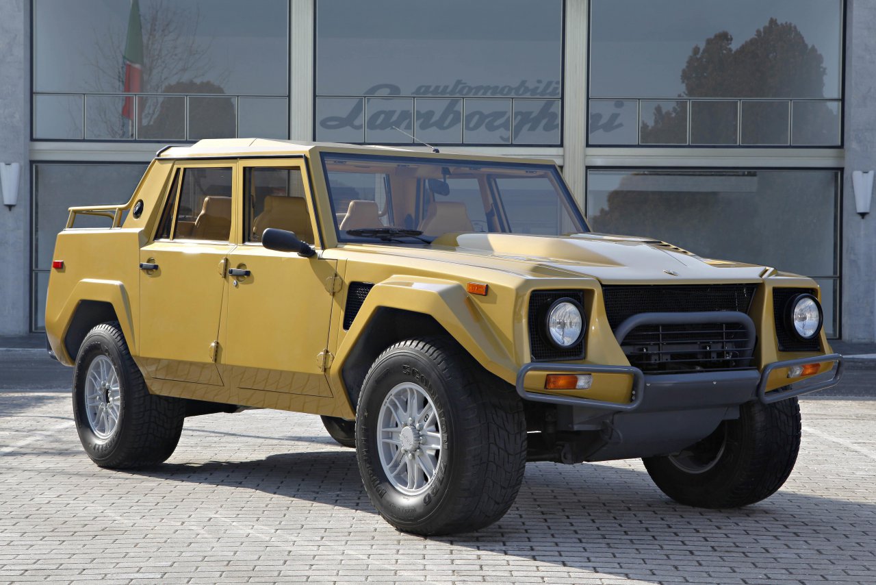 Грузовика Lamborghini lm002