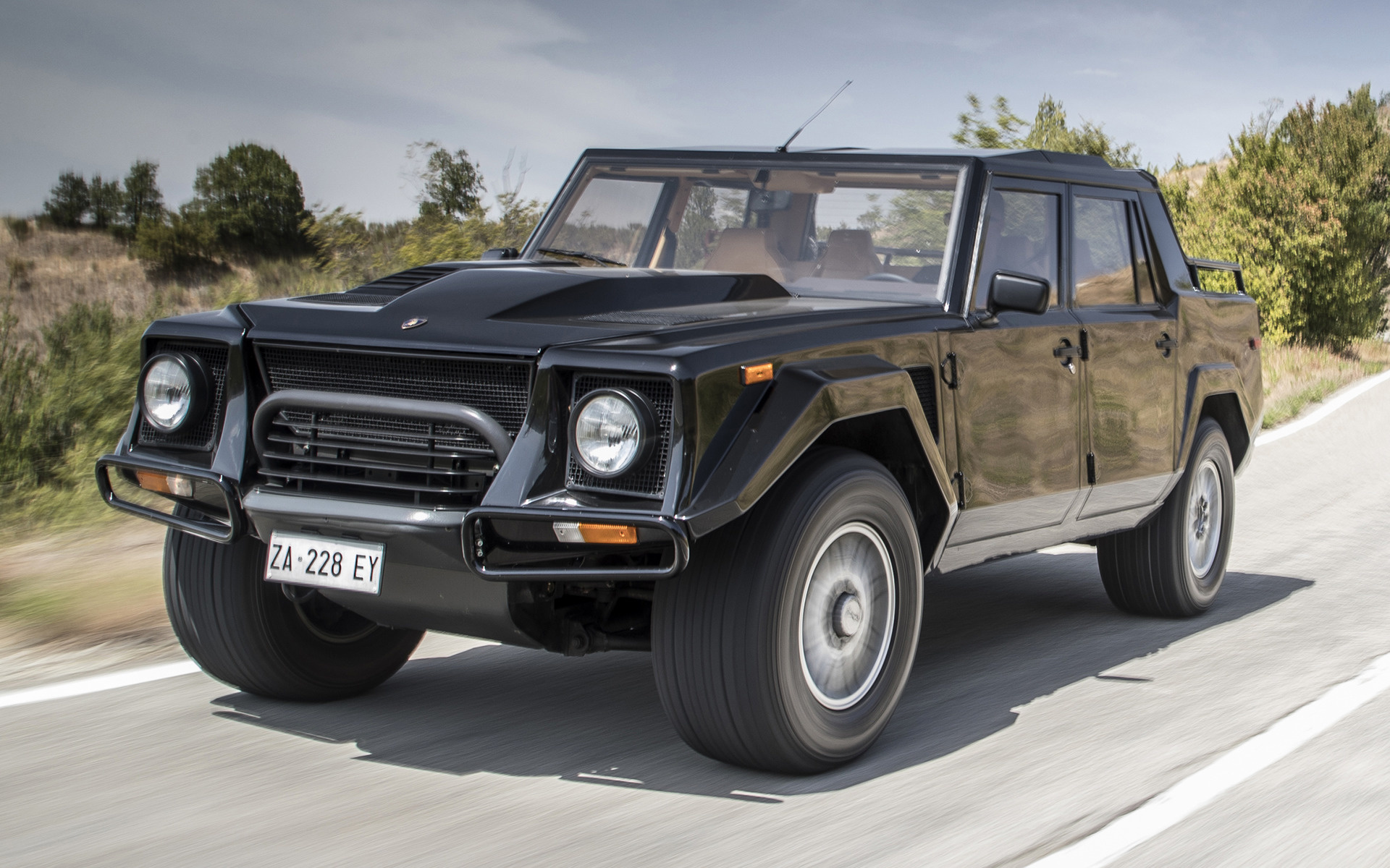 Lamborghini lm002 РІРѕРµРЅРЅС‹Р№