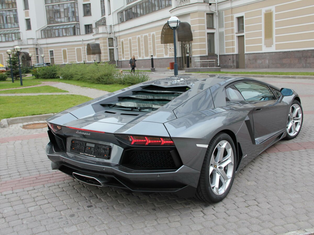 Lamborghini Aventador lp700 4 серый