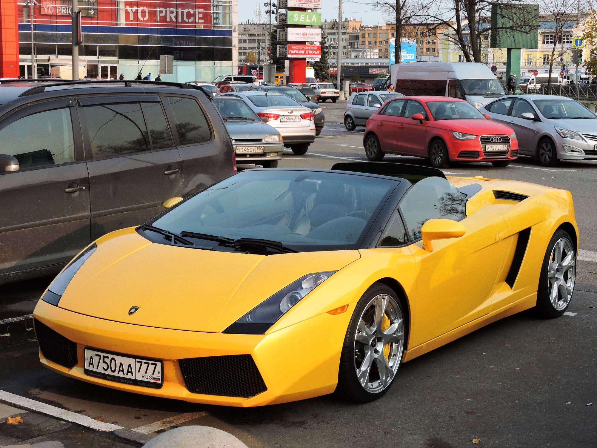 Ламборгини в москве. Желтый Lamborghini 777 777. Ламборгини Галлардо Москва. 777 Ламборгини. Lamborghini Gallardo в Москве.