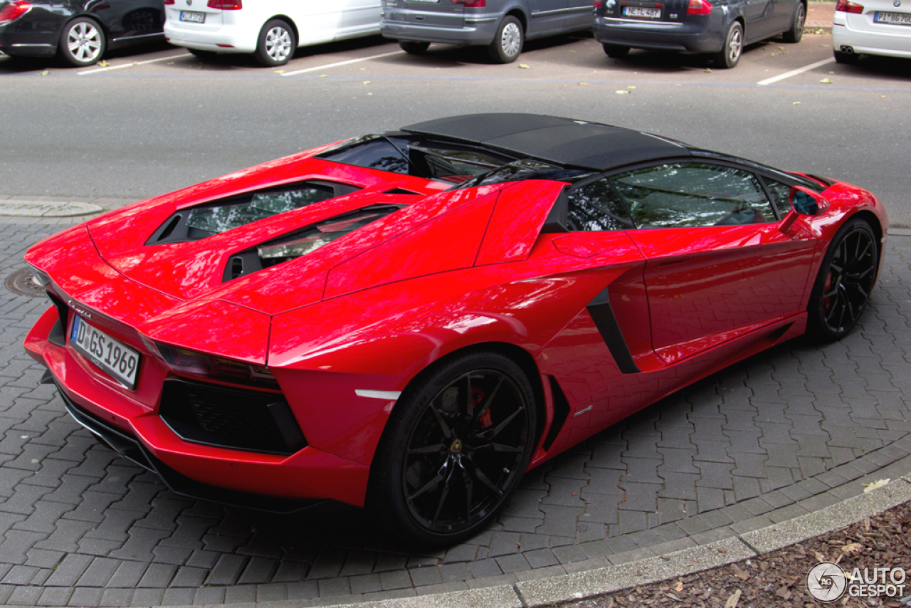 Lamborghini Aventador lp700 4 Roadster Red autumn