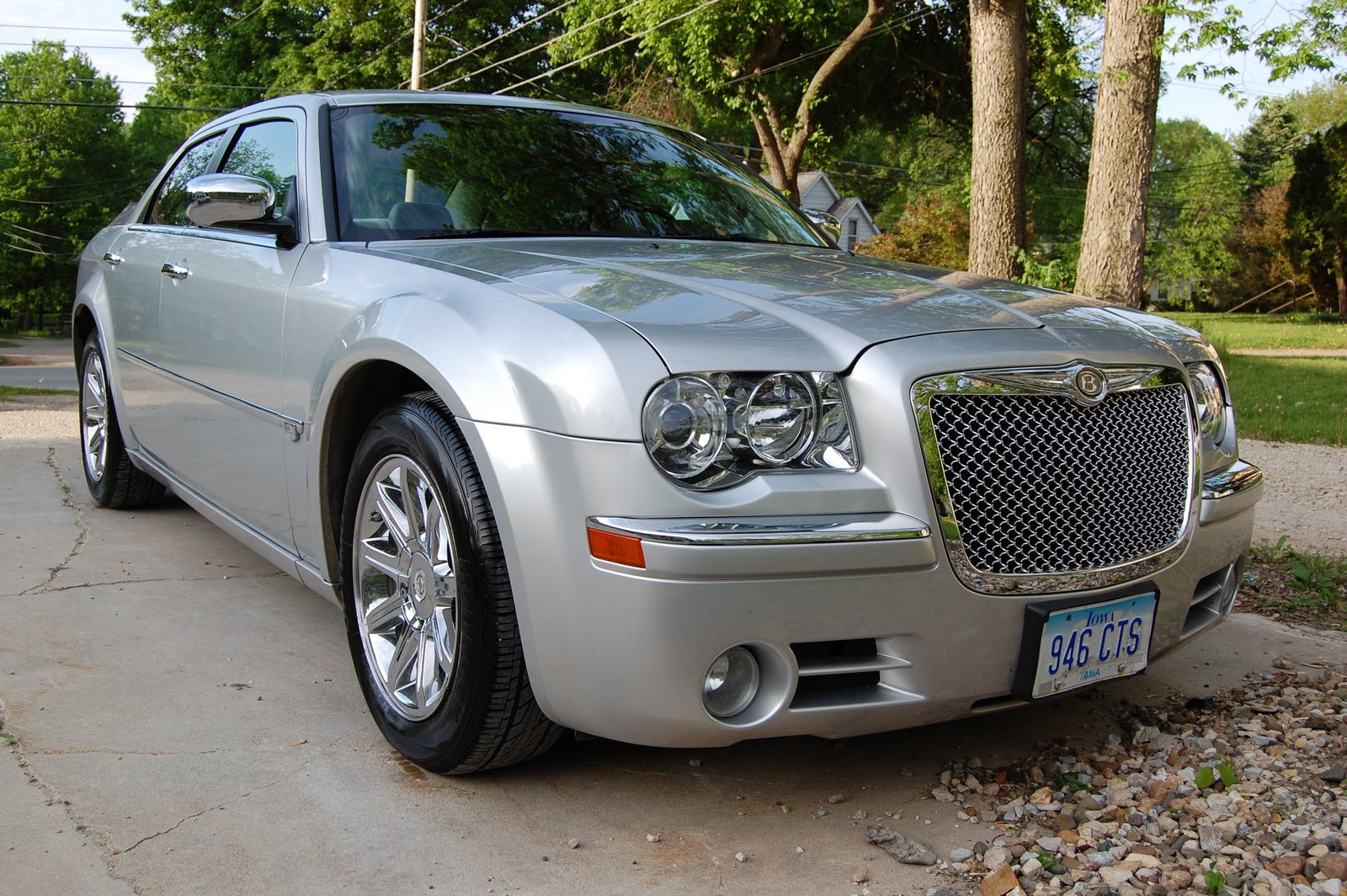 Машина платины. Chrysler 300 2006. Chrysler 300c 2006. Крайслер 300с 2006. Chrysler 300.