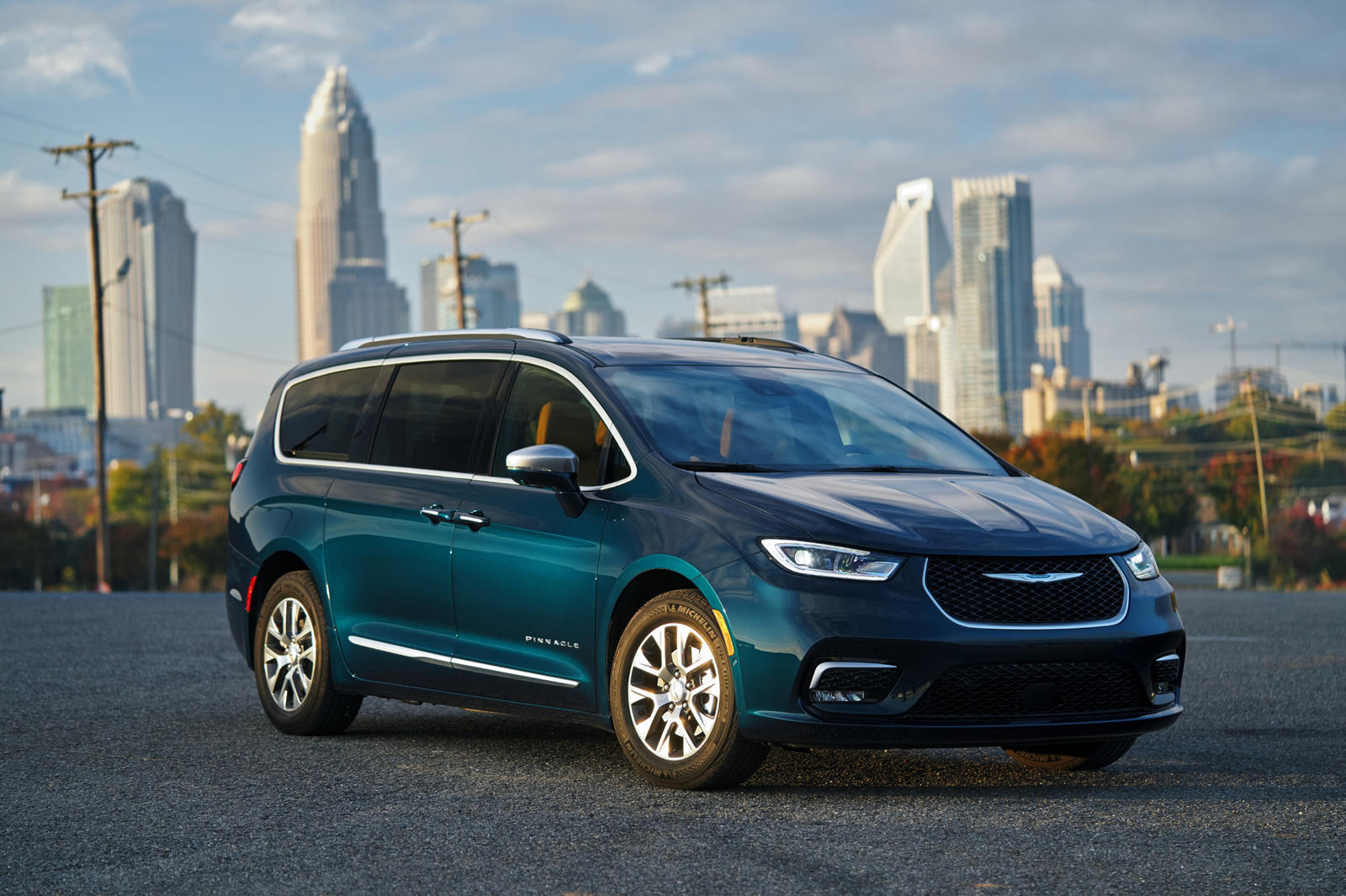 Chrysler Pacifica 2017 салон