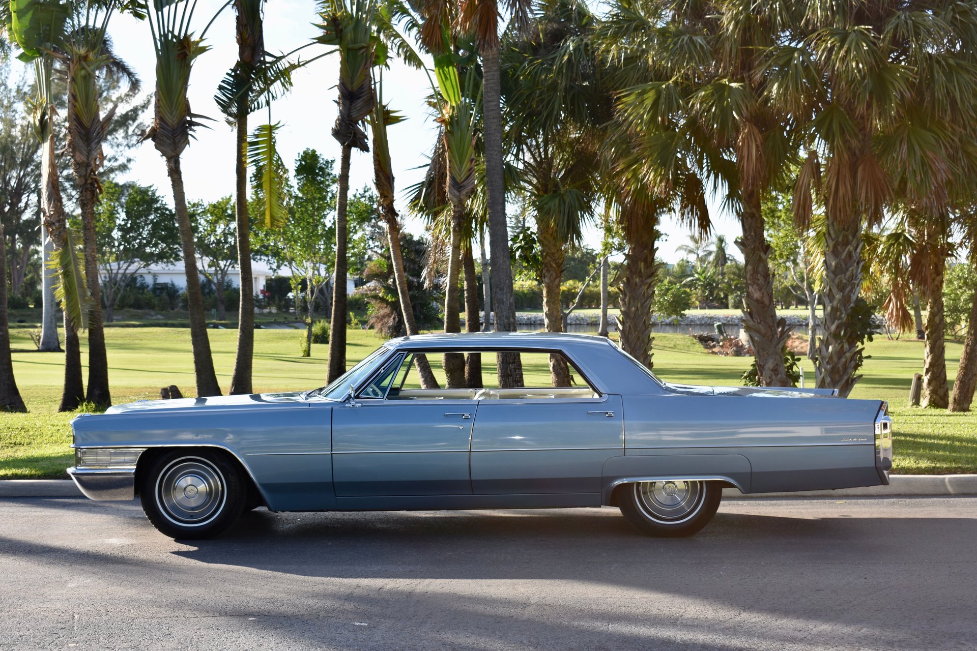 Cadillac Deville 1967 Black