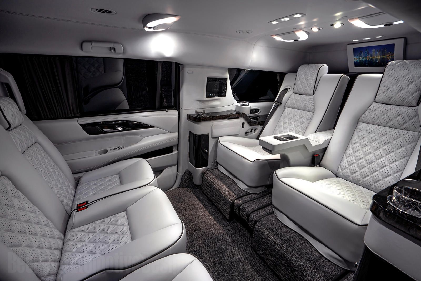 Cadillac Escalade 2021 White Edition