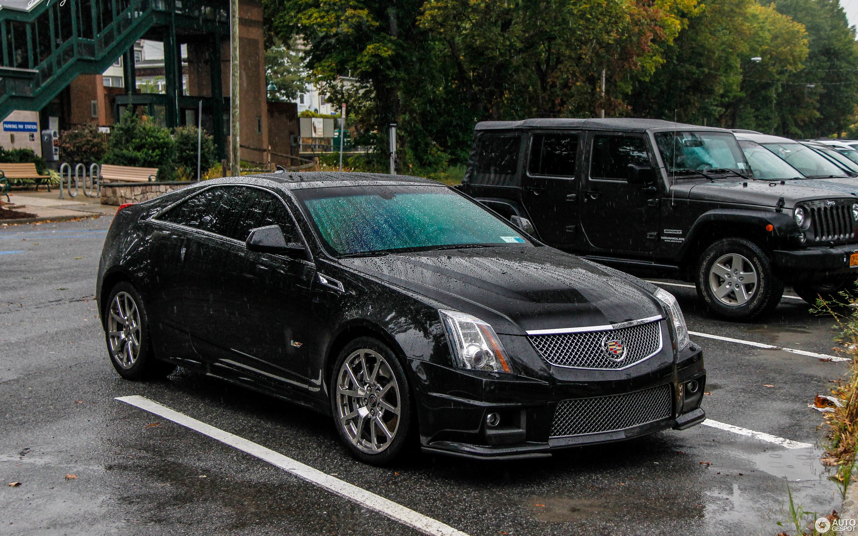 Едет черный кадиллак. Cadillac CTS Coupe черный. Кадиллак CTS антихром. Cadillac CTS Coupe Black. Cadillac CTS Coupe 2020.