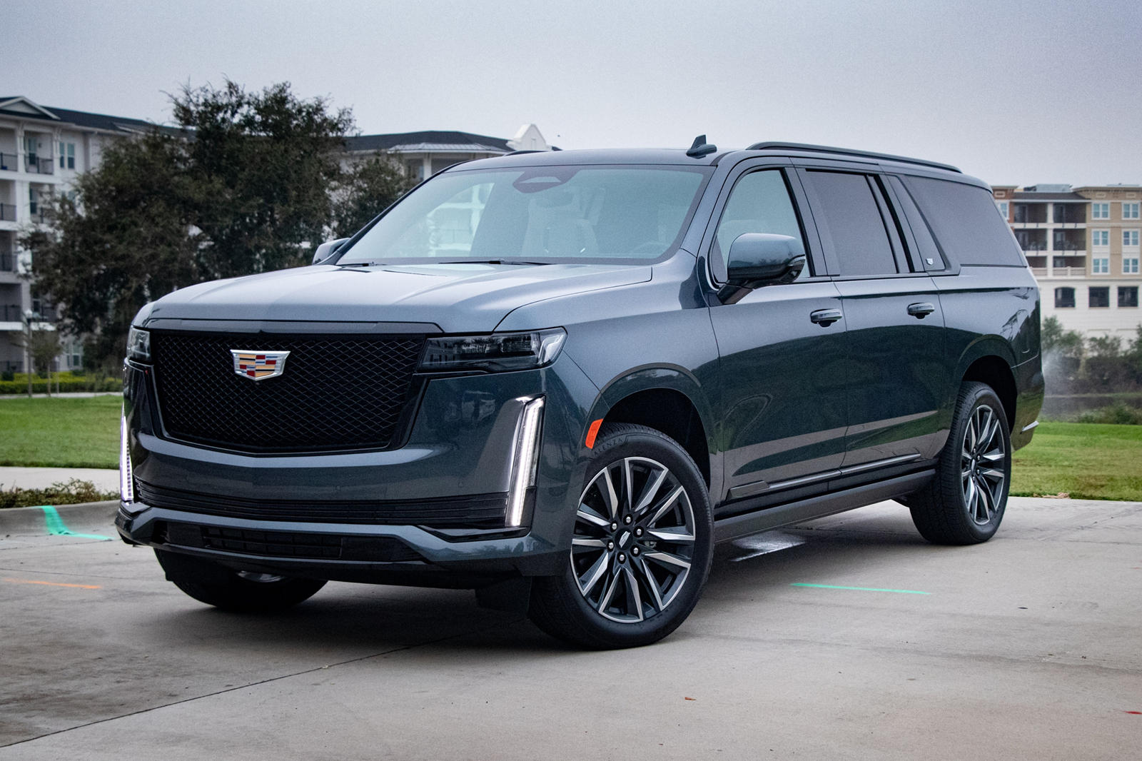 Новый Cadillac Escalade 2021