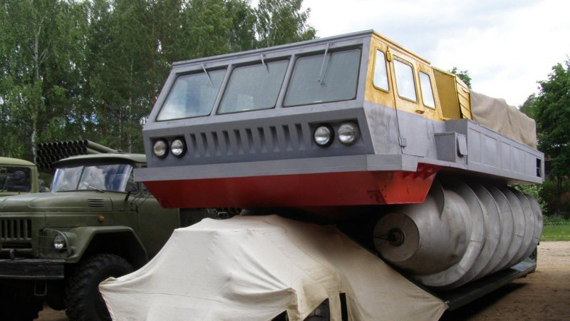 ЗИЛ-4904 шнекороторный снегоболотоход вездеход