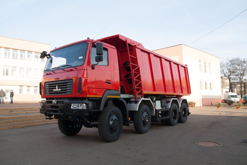 Самосвал МАЗ 8x8