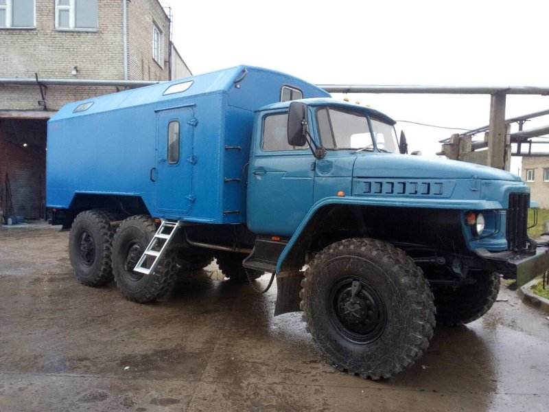Синие Урал 375 с кунгом