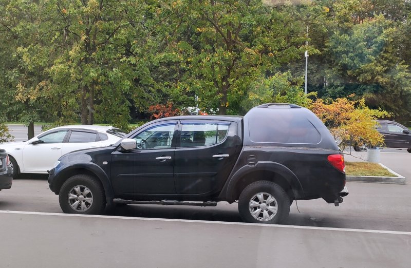 Mitsubishi l200 заводской кунг