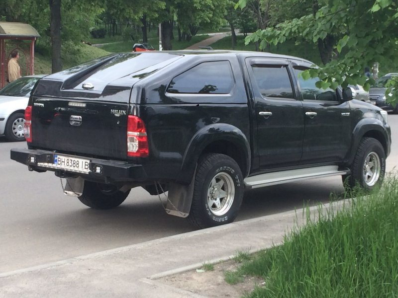 Toyota Hilux 2020 с кунгом