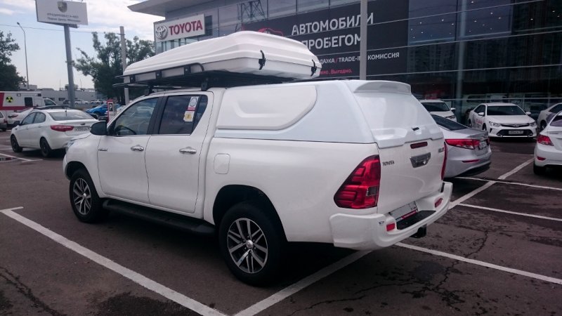 Toyota Hilux 2019 с кунгом