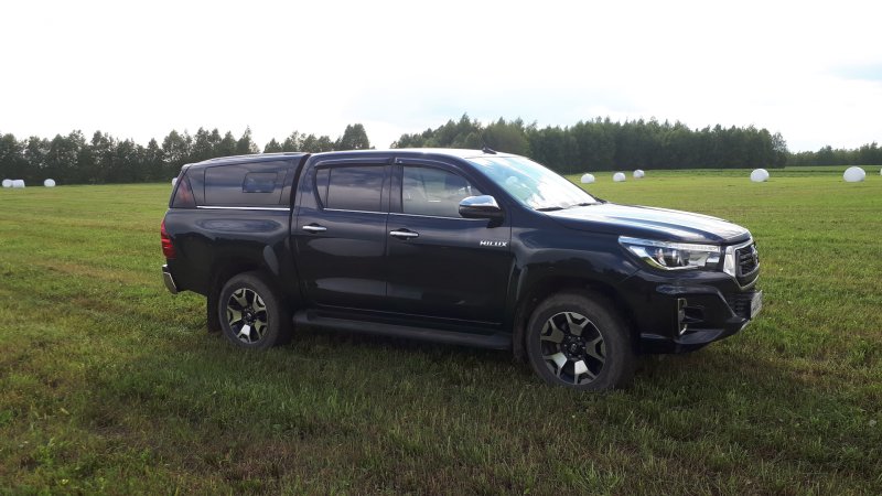 Toyota Hilux 2018 год