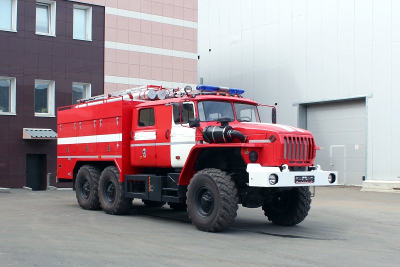 Урал 5557 пожарная автоцистерна