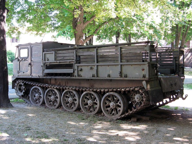АТС-712 артиллерийский тягач