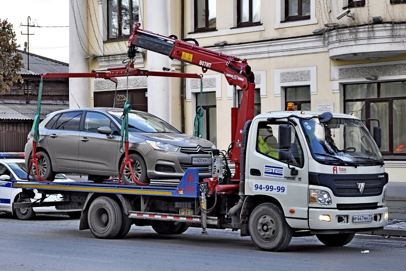 Автомобиль на эвакуаторе