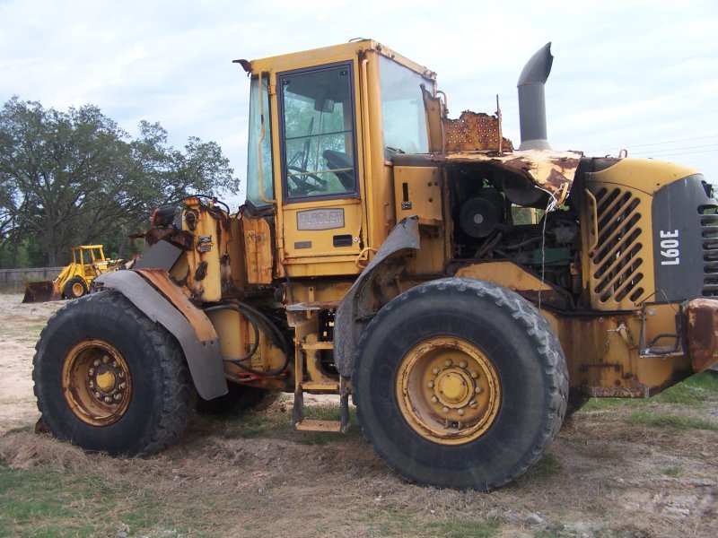 Трактор Volvo l220f