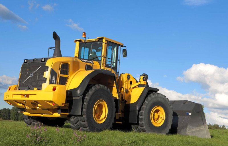 Трактор Volvo l305f