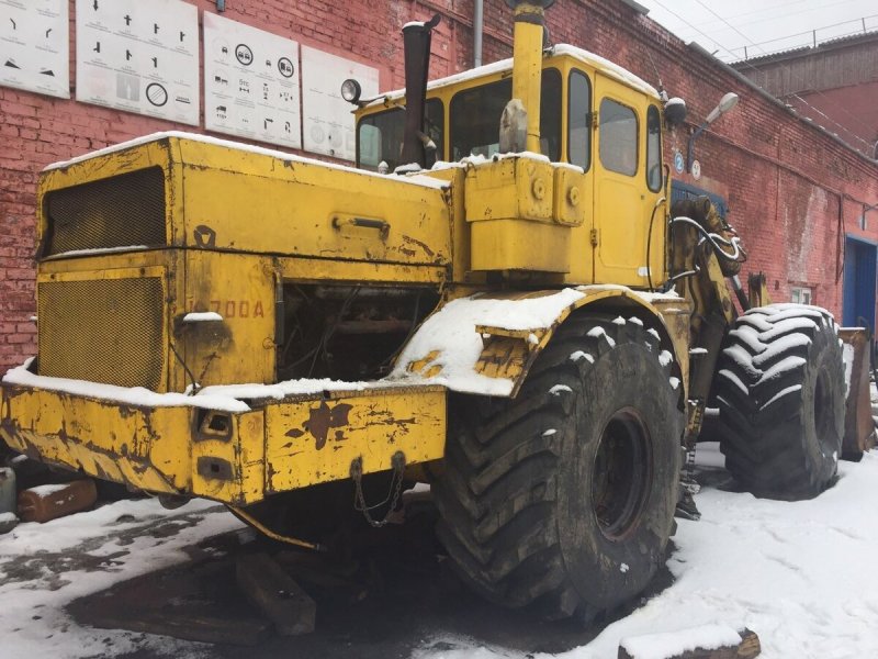 Кировец к 700