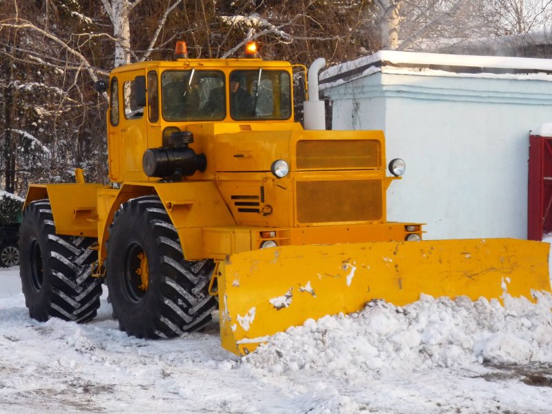 Трактор k-700 Кировец